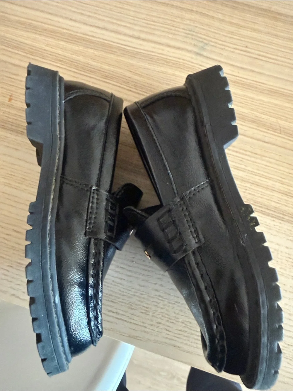 Zara Black Girls Heart-Trim Loafers